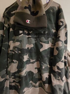 Champion Camo Pullover Sweatshirt with Beanie